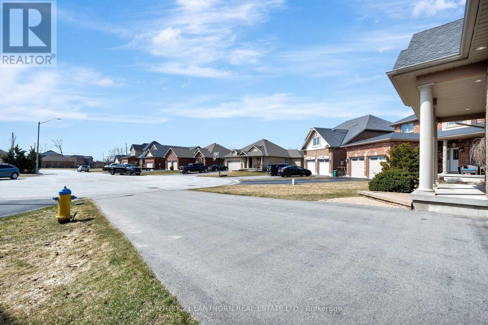 Property at 16 AMBER PLACE image 4