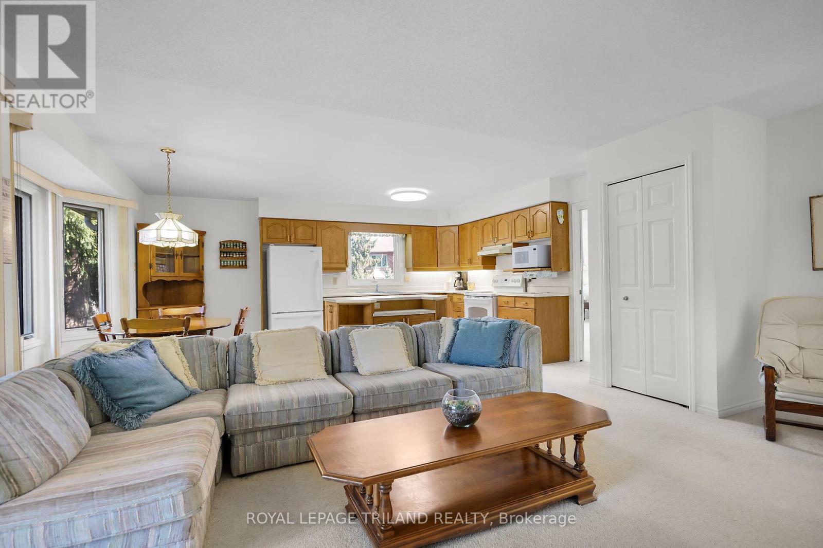 Photo 13 of 46 for 23 Muskoka Crescent