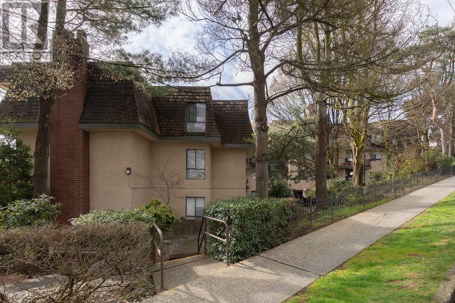 307 466 E EIGHTH AVENUE, new westminster, British Columbia