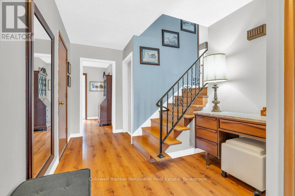 38 Hickory Street, Guelph, Ontario  N1G 2X3 - Photo 8 - X12069256