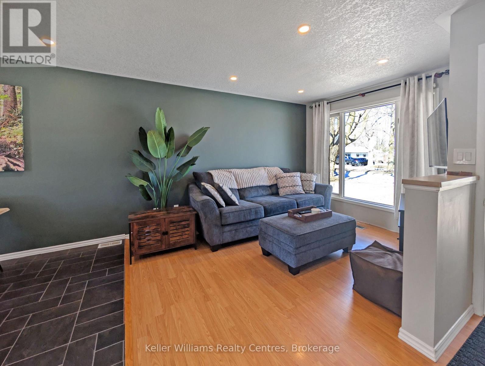 438 Johnston Avenue, Saugeen Shores, Ontario  N0H 2C1 - Photo 11 - X12069262