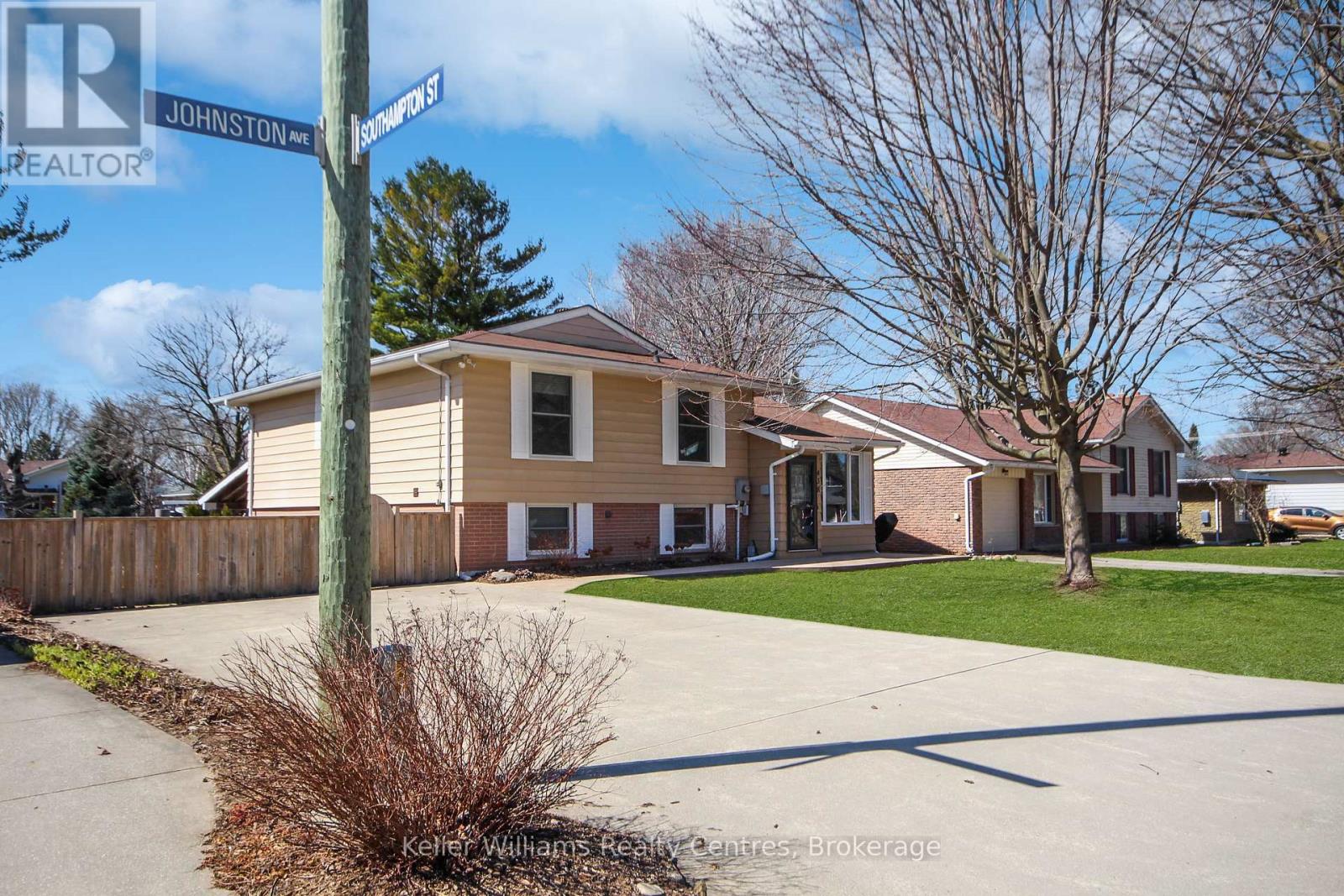 438 Johnston Avenue, Saugeen Shores, Ontario  N0H 2C1 - Photo 2 - X12069262