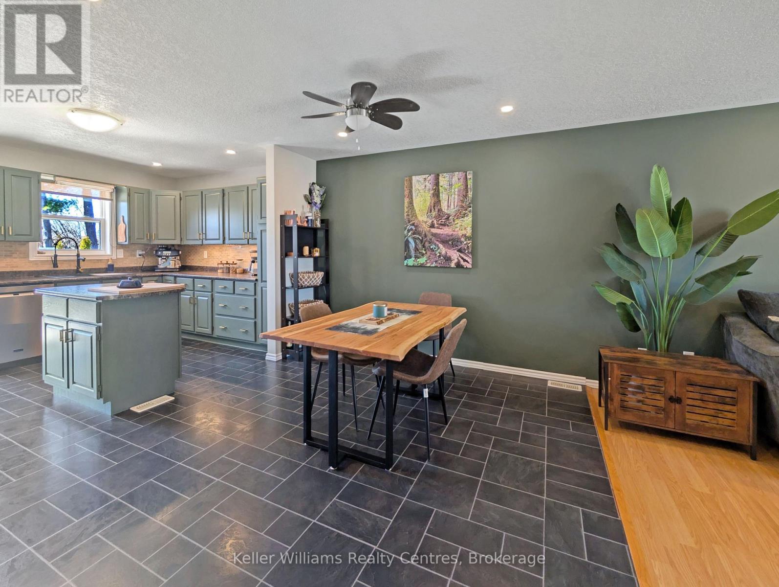 438 Johnston Avenue, Saugeen Shores, Ontario  N0H 2C1 - Photo 4 - X12069262