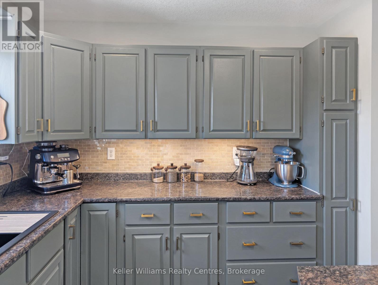 438 Johnston Avenue, Saugeen Shores, Ontario  N0H 2C1 - Photo 7 - X12069262