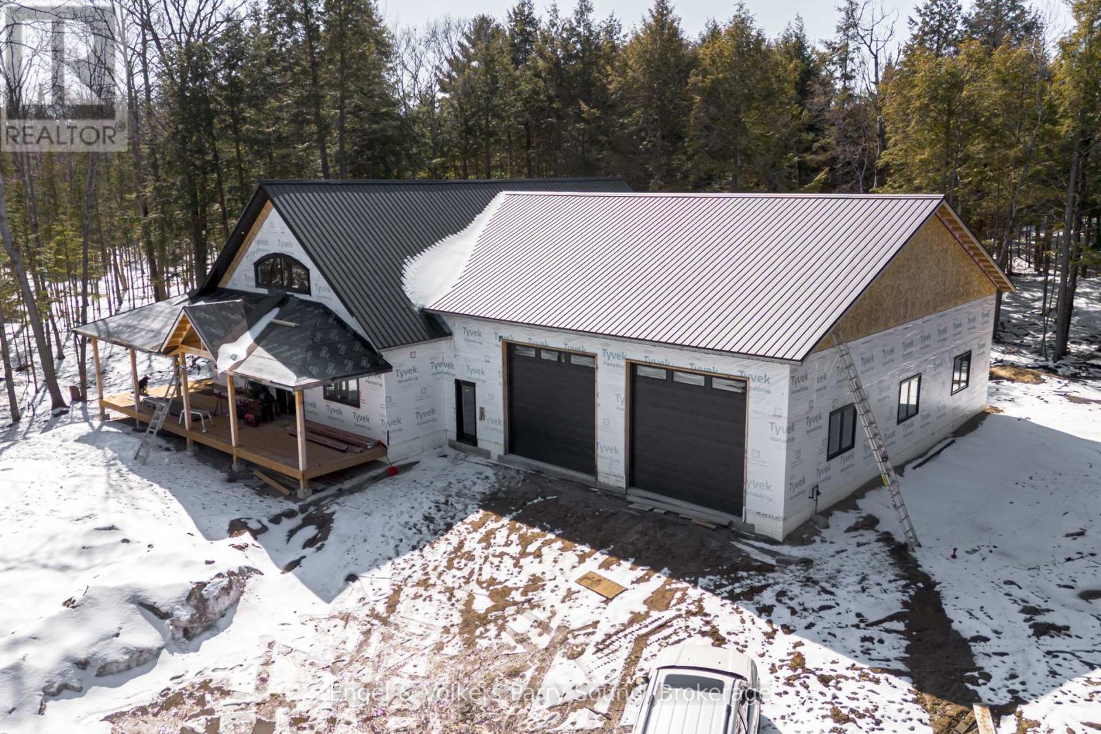 16 Lake Forest Drive, Mcdougall, Ontario  P2A 2W9 - Photo 2 - X12069264