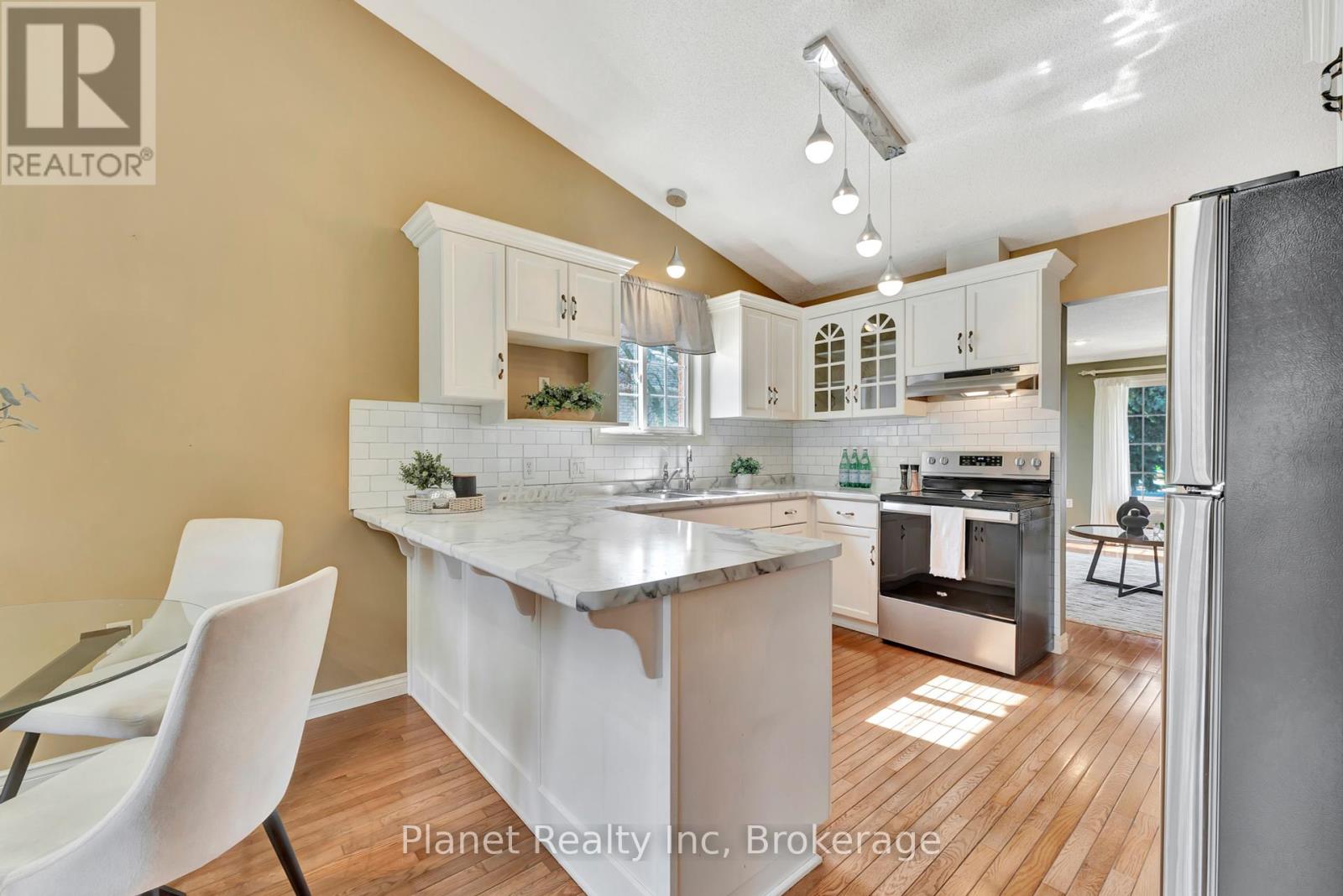 51 Cherry Blossom Circle, Guelph, Ontario  N1G 4X7 - Photo 12 - X12069292