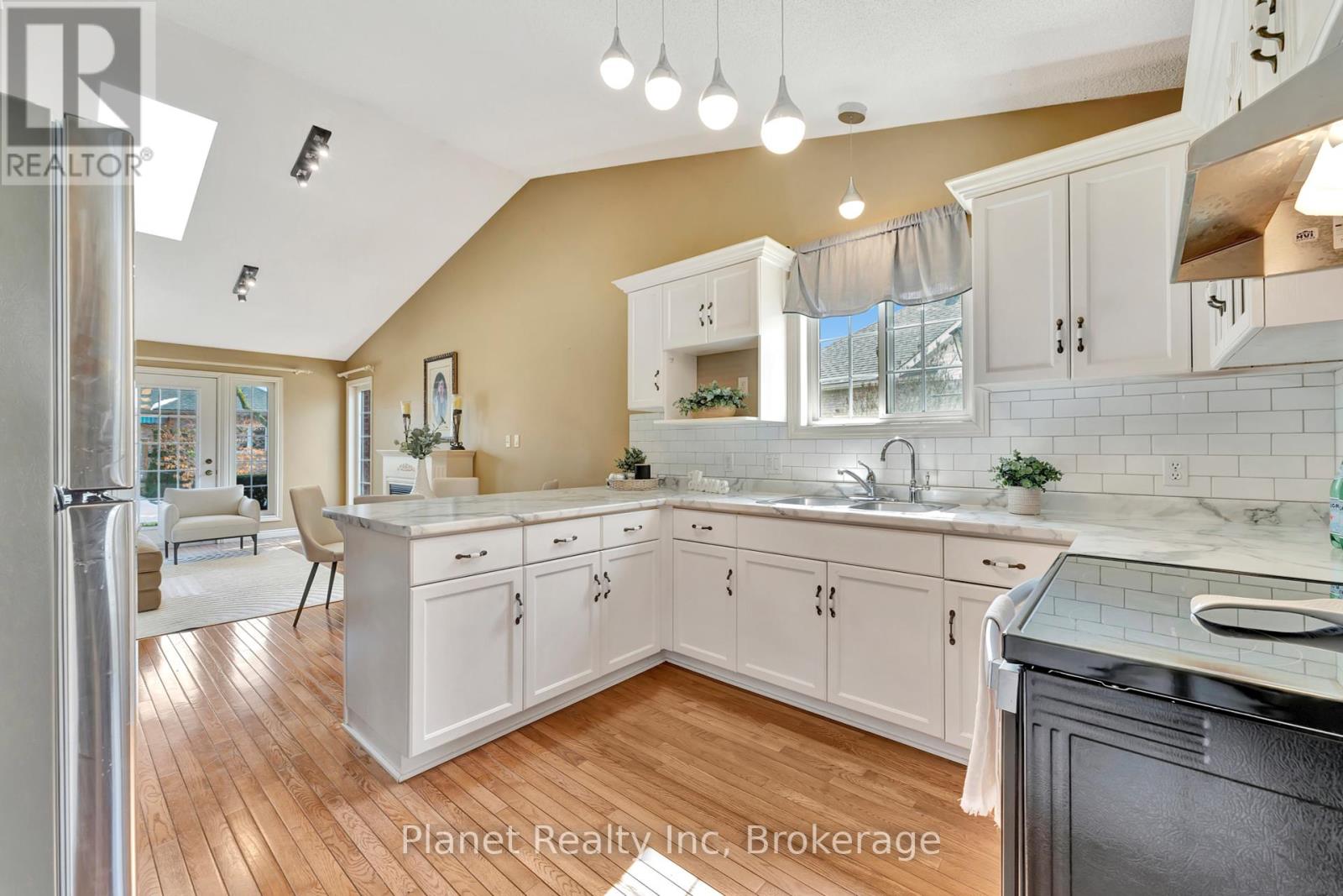 51 Cherry Blossom Circle, Guelph, Ontario  N1G 4X7 - Photo 8 - X12069292