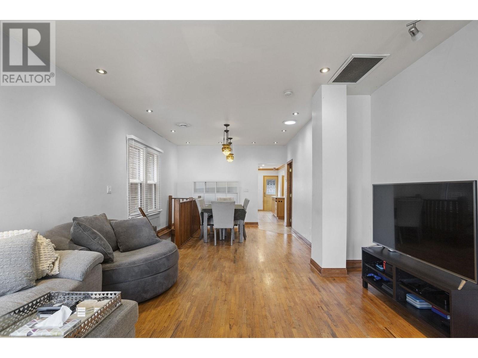 824 Scott Street, New Westminster, British Columbia  V3L 4T8 - Photo 3 - R2987508