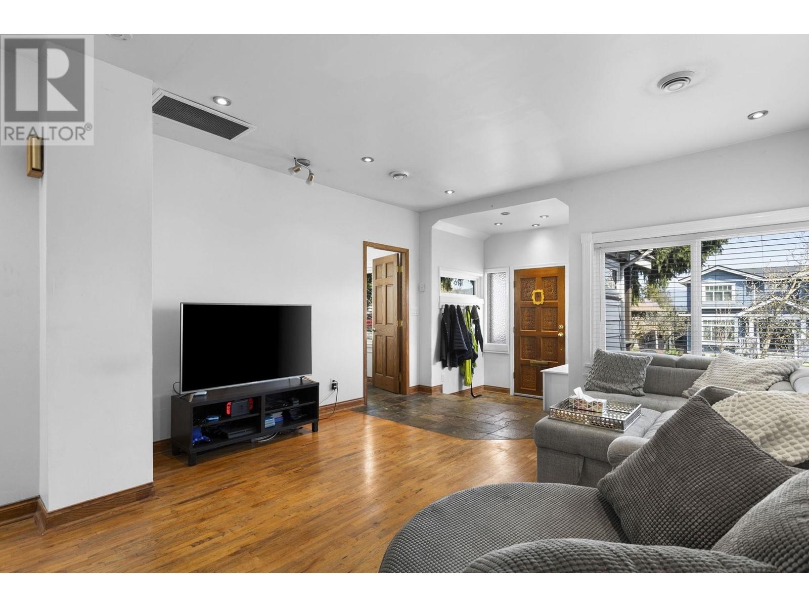 824 Scott Street, New Westminster, British Columbia  V3L 4T8 - Photo 7 - R2987508