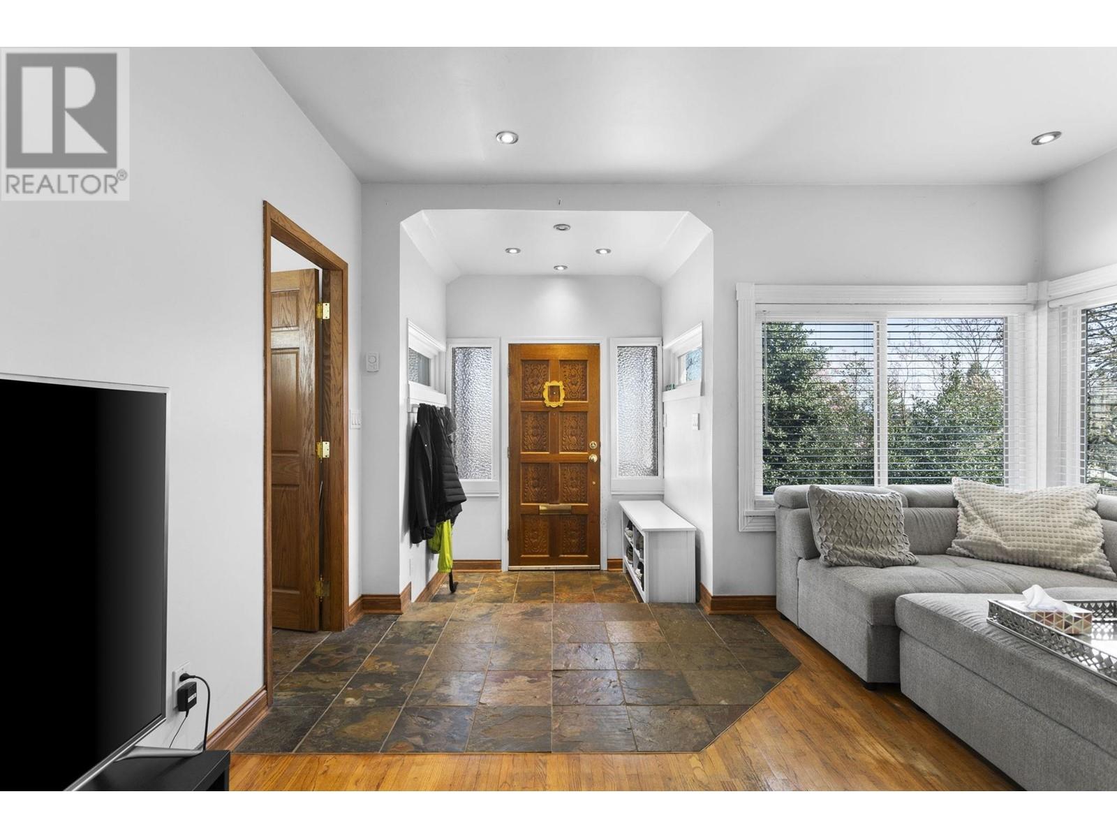 824 Scott Street, New Westminster, British Columbia  V3L 4T8 - Photo 6 - R2987508
