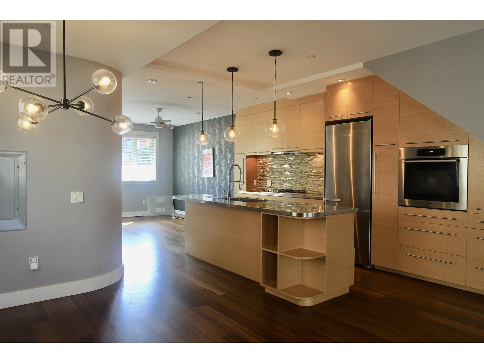 Property at 1842 W 12TH AVENUE image 5