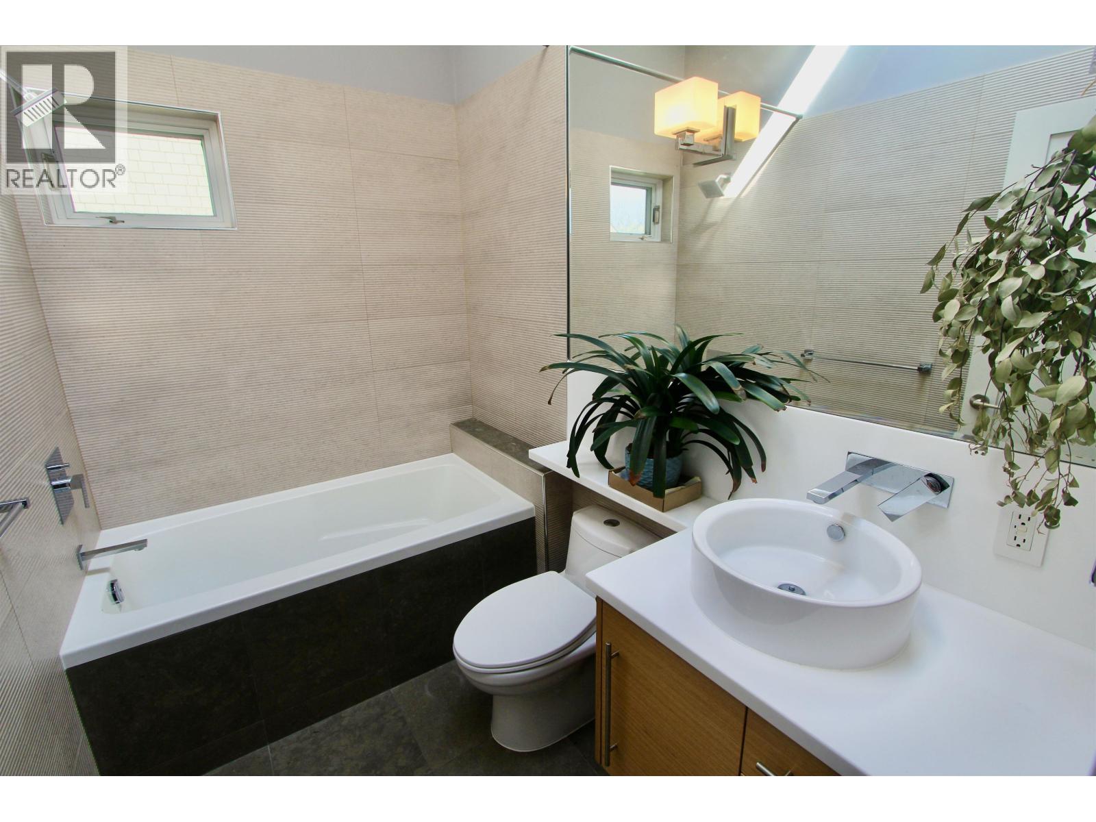 1842 W 12th Avenue, Vancouver, British Columbia  V6J 2E8 - Photo 27 - R2987505