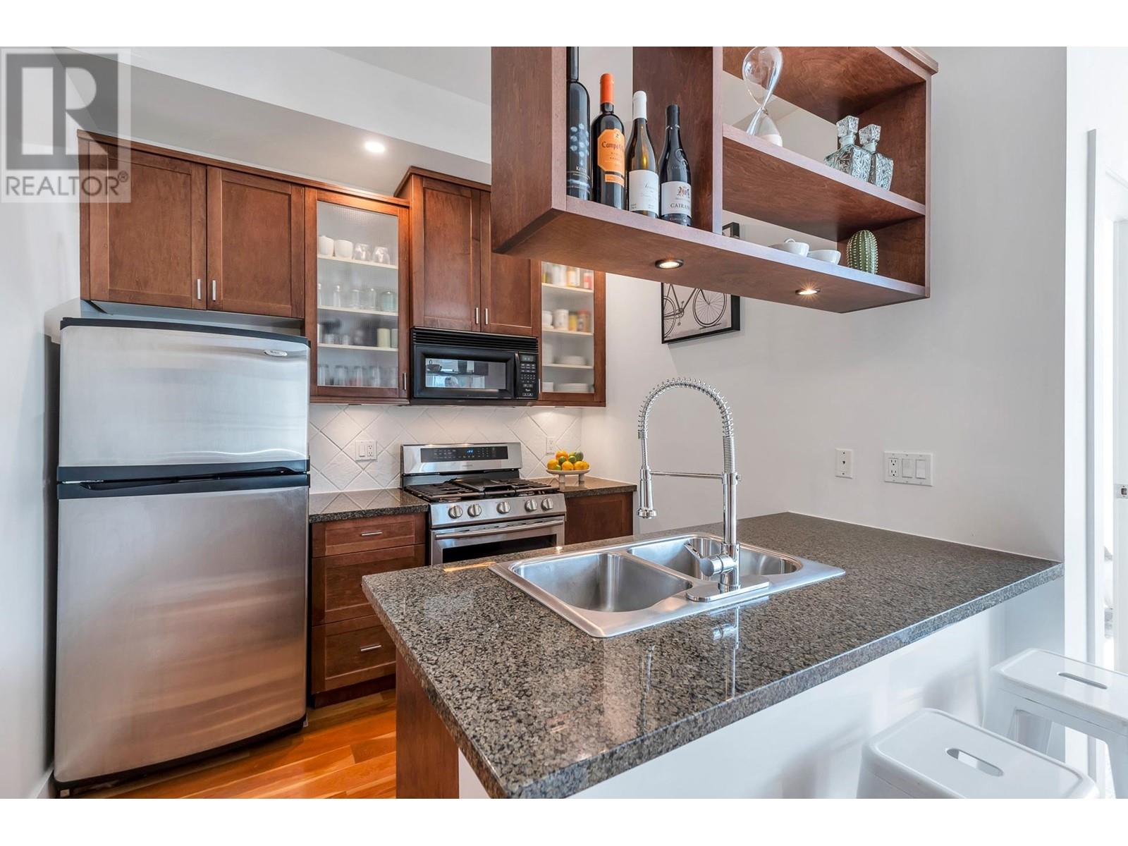 306 2515 Ontario Street, Vancouver, British Columbia  V5T 4V4 - Photo 3 - R2986304