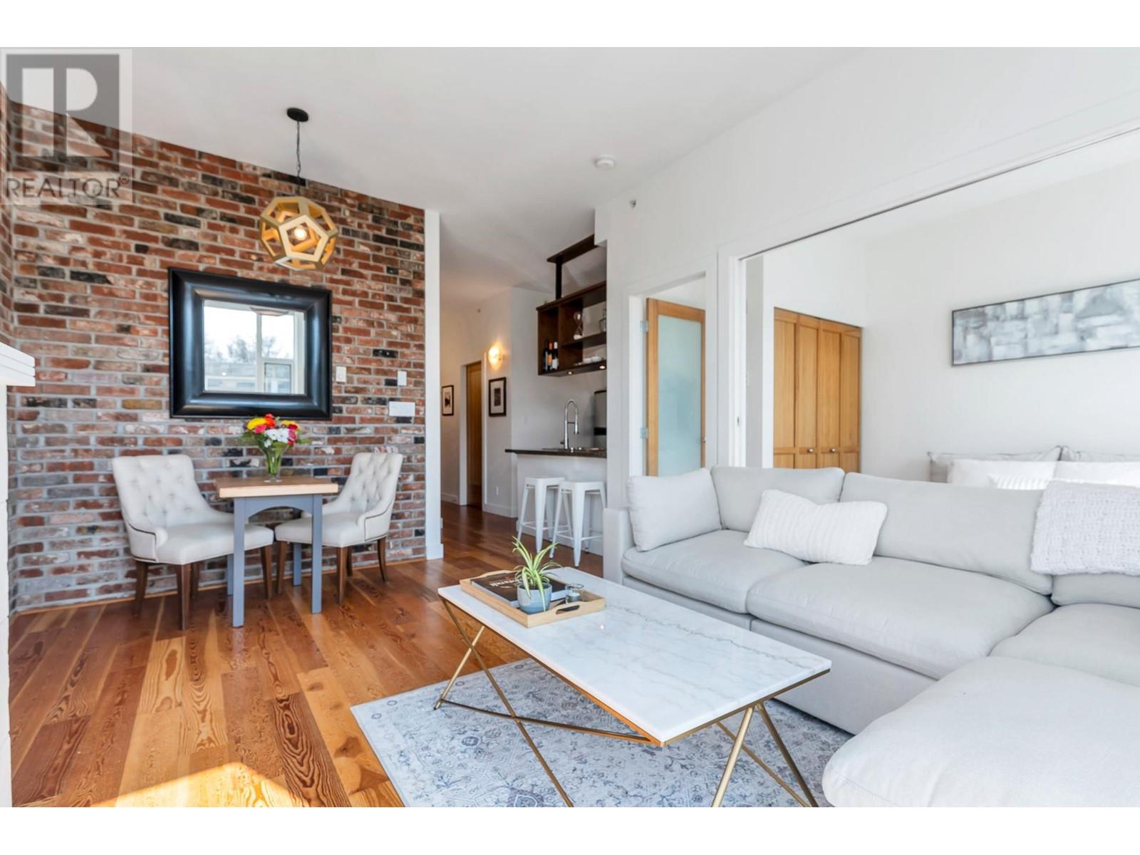 306 2515 Ontario Street, Vancouver, British Columbia  V5T 4V4 - Photo 2 - R2986304