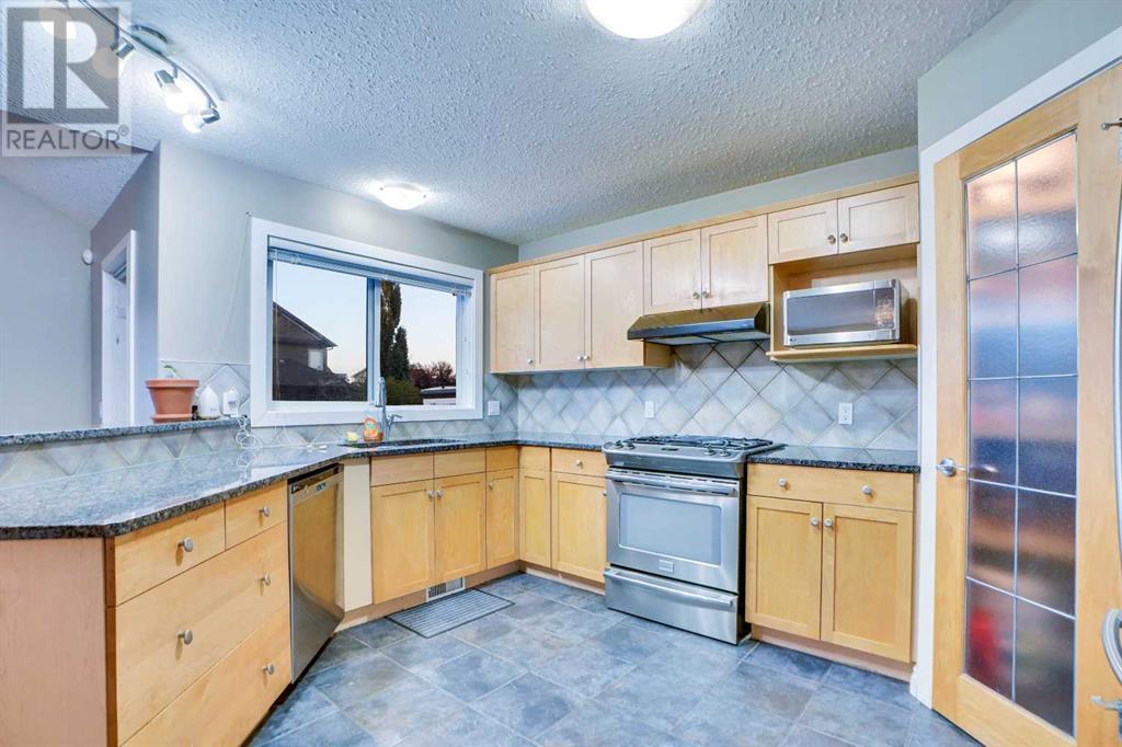 Property at 2733 Coopers Circle SW image 2