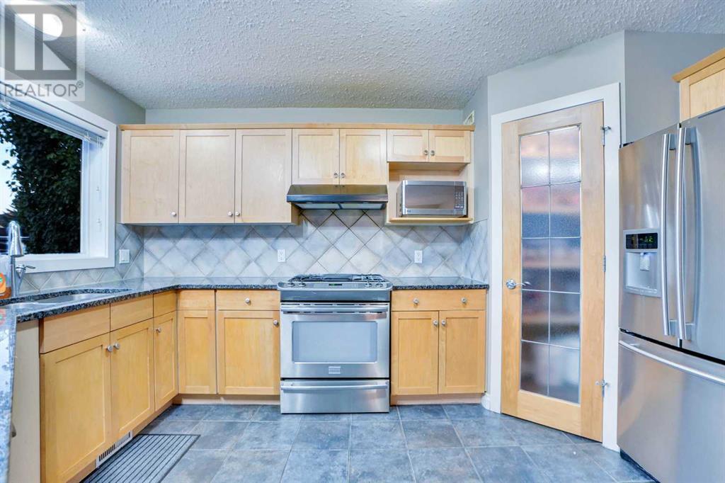 Property at 2733 Coopers Circle SW image 3