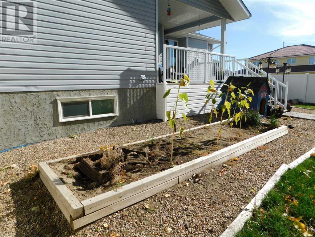 87 Greystone Close E, Brooks, Alberta  T1R 1M1 - Photo 14 - A2171296
