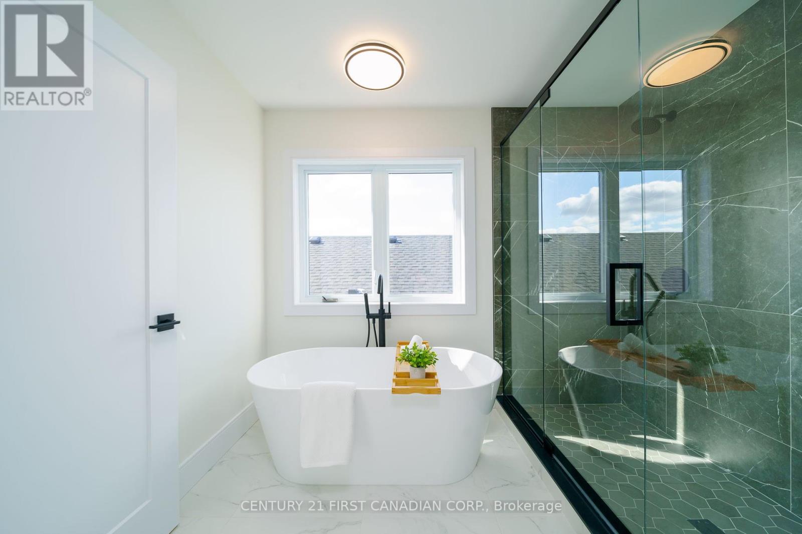 15 Sheldabren Street, North Middlesex, Ontario  N0M 1A0 - Photo 18 - X12069465
