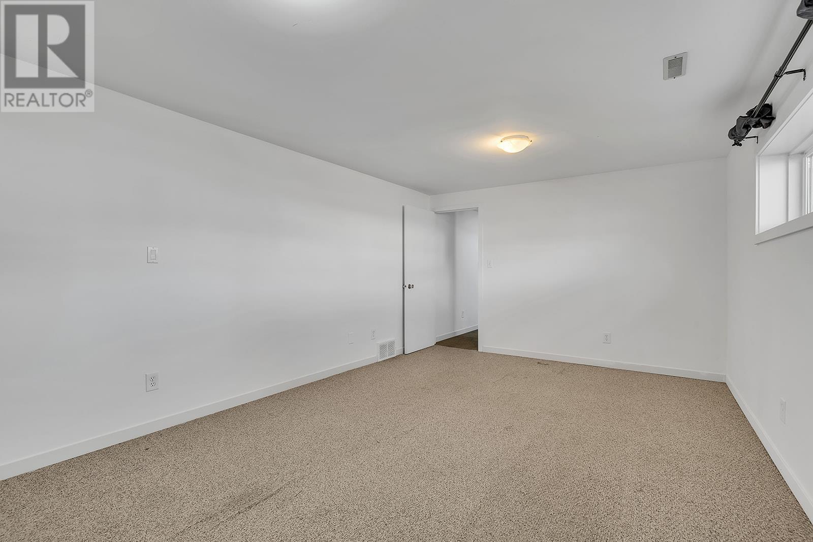 811 Tamarack Drive Kelowna Photo 26