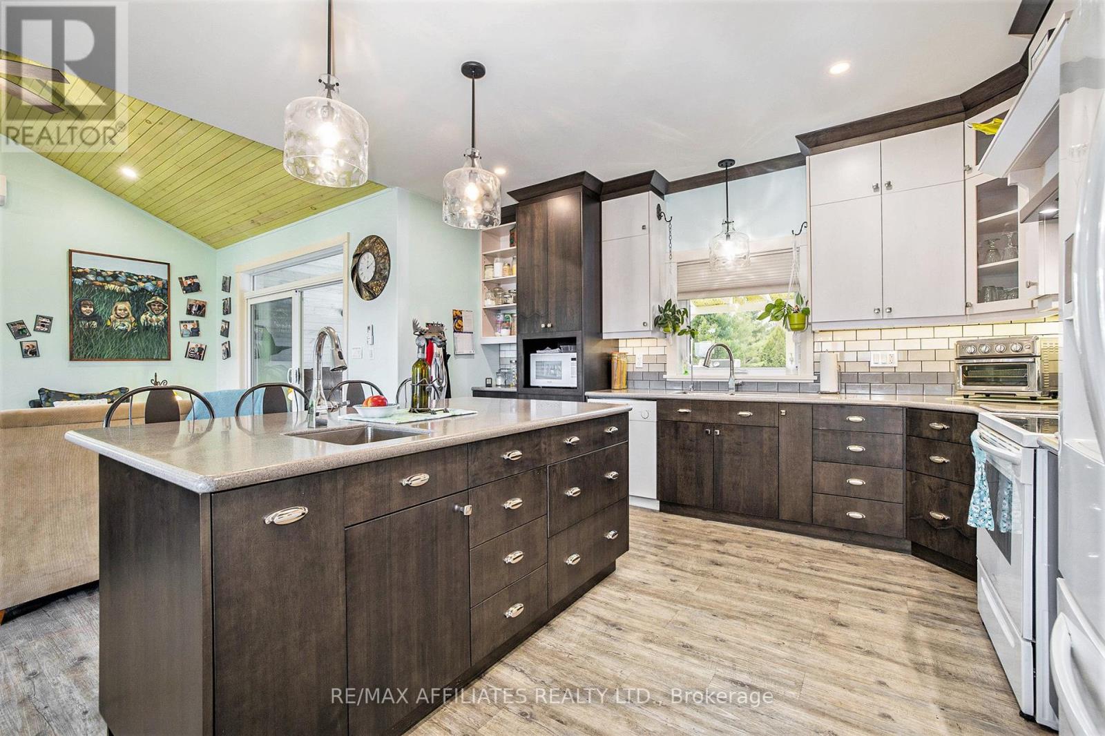 100 Summers Road, Rideau Lakes, Ontario  K0G 1E0 - Photo 10 - X12069374