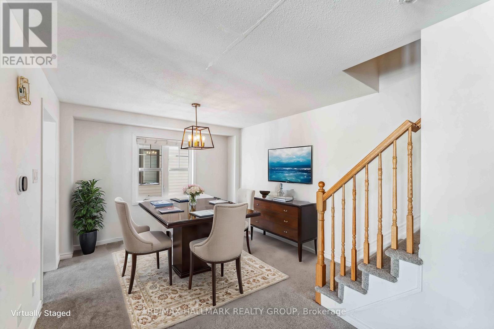 567 Roundleaf Way, Ottawa, Ontario  K2S 1E7 - Photo 3 - X12069485