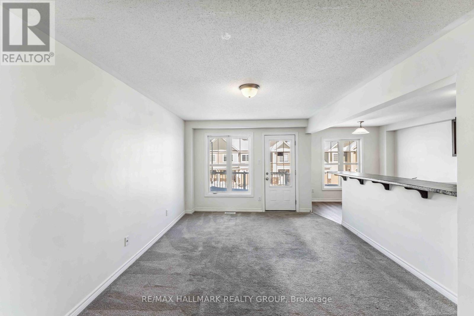 567 Roundleaf Way, Ottawa, Ontario  K2S 1E7 - Photo 8 - X12069485