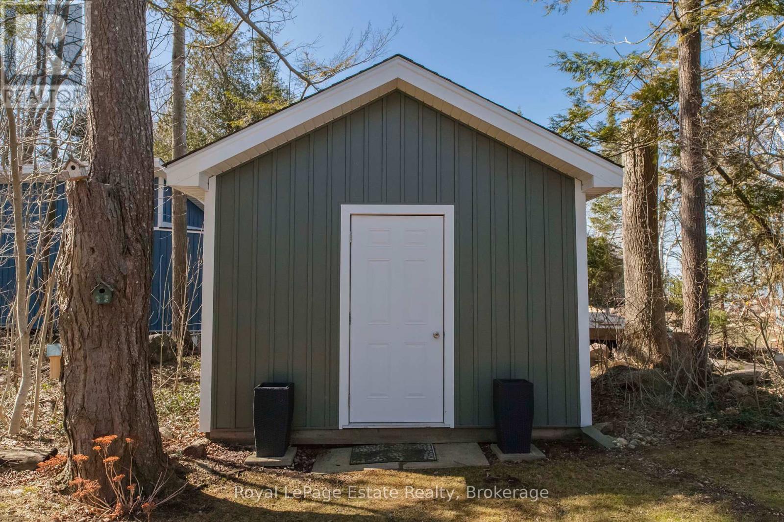 19 Ah Sineese Crescent W, Native Leased Lands, Ontario  N0H 2L0 - Photo 43 - X12069343