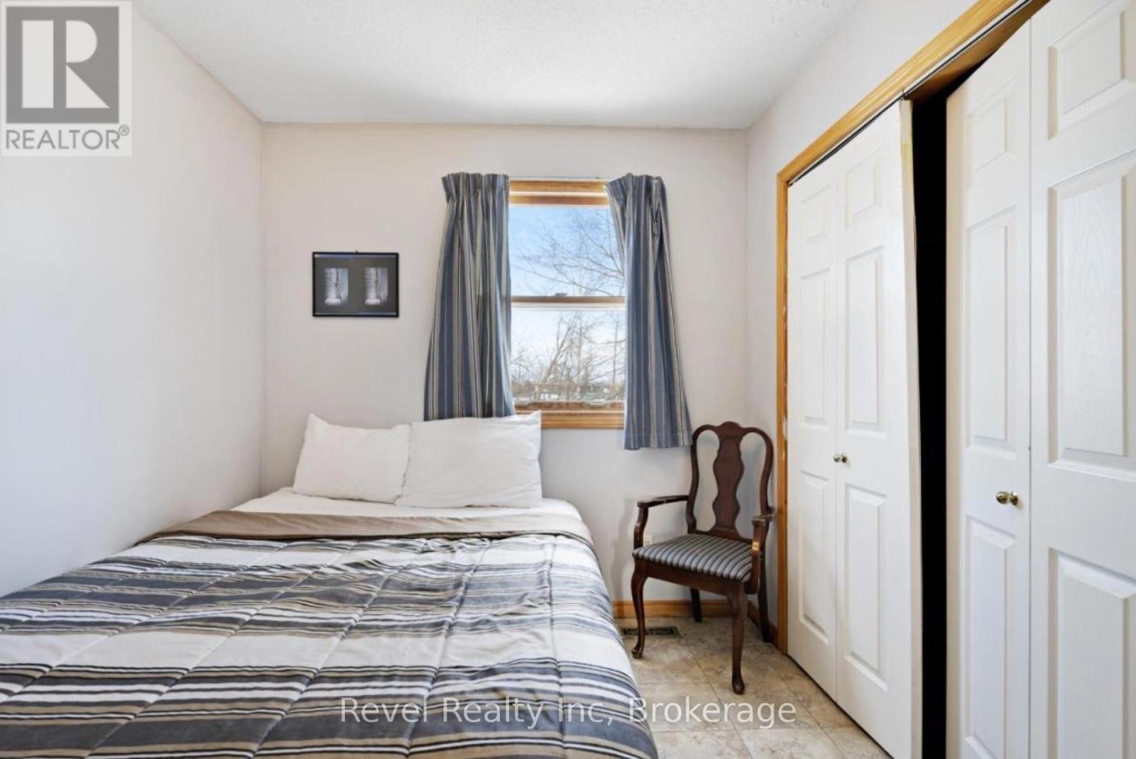 155 Settlers Way, Blue Mountains, Ontario  L9Y 0L5 - Photo 5 - X12069353