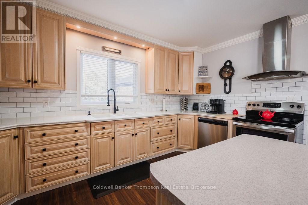 254 Beachey Drive, Parry Sound Remote Area, Ontario  P0H 2L0 - Photo 14 - X12069368