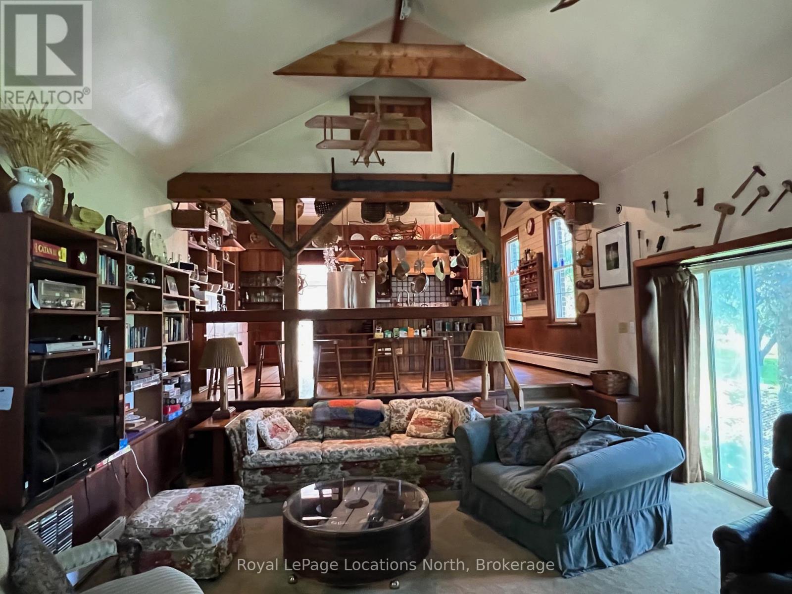 153 Swarthmore Drive, Meaford, Ontario  N4L 1W7 - Photo 7 - X12069405