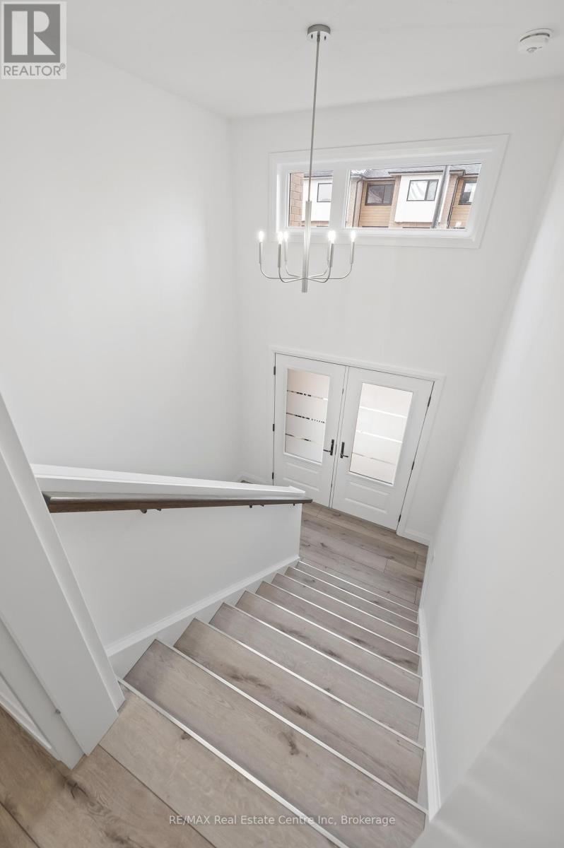 7 - 182 Bridge Crescent, Minto, Ontario  N0G 2P0 - Photo 4 - X12069464