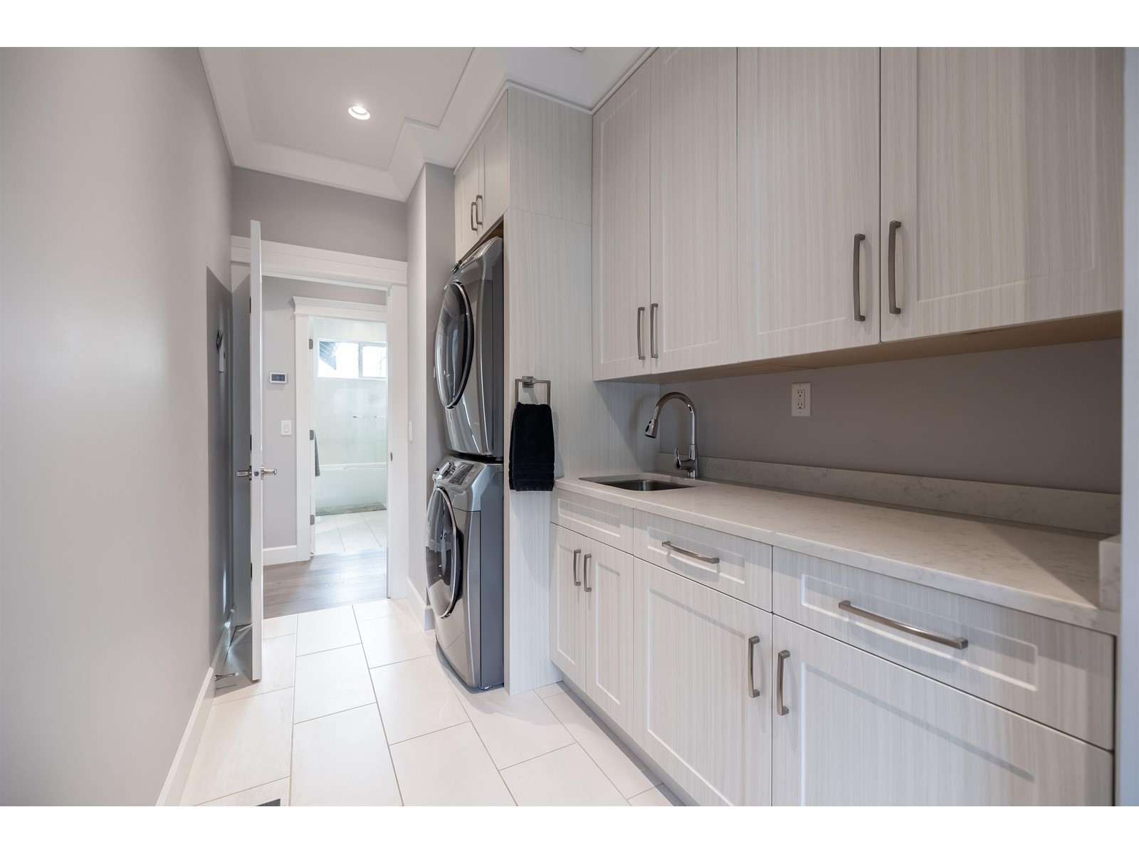 23819 36a Avenue, Langley, British Columbia  V2Z 2J6 - Photo 8 - R2964322