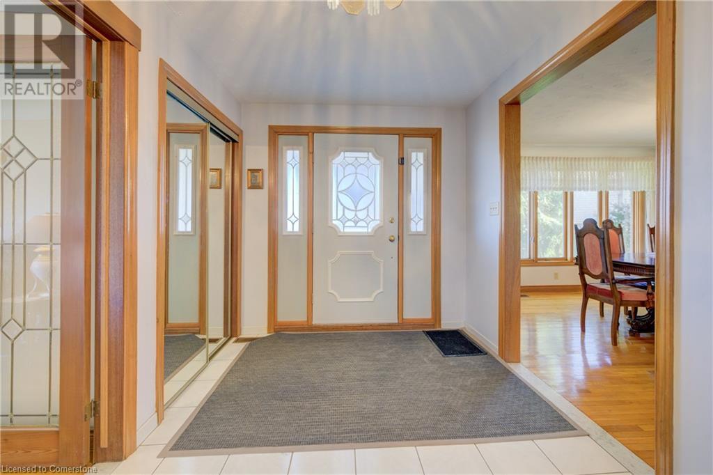Property at 9 STONECLIFF Court image 5