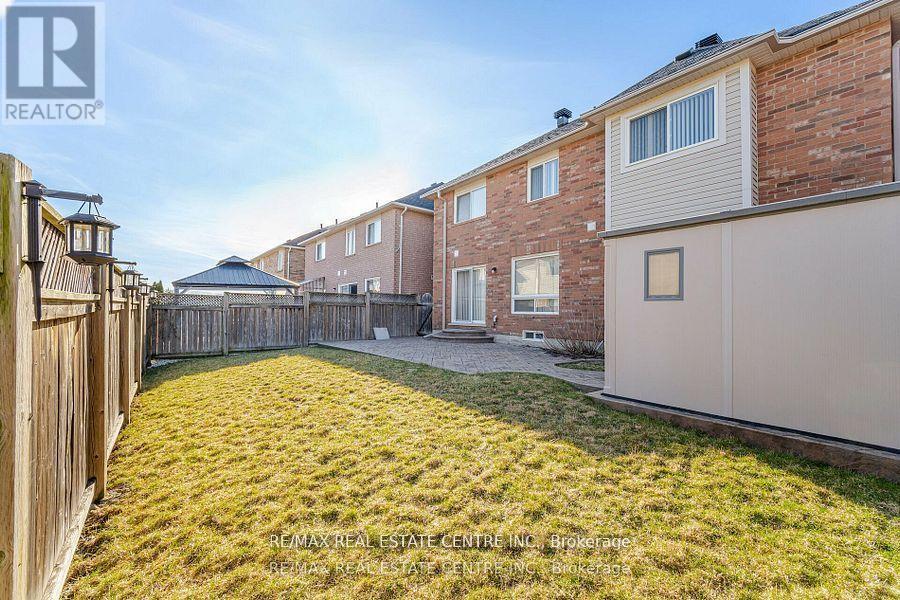 Basement - 15 Mendoza Drive, Brampton, Ontario  L7A 3M3 - Photo 2 - W12069351