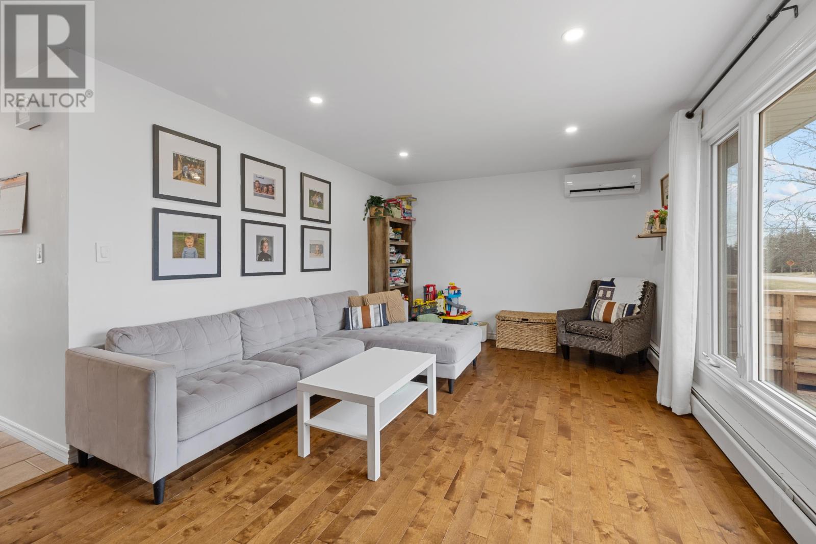 Property at 7 Woodlane Drive image 5
