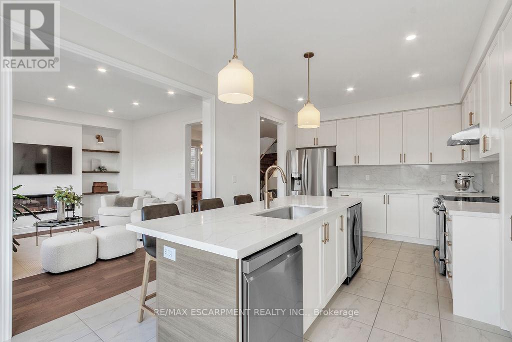 289 Vanilla Trail, Thorold (560 - Rolling Meadows), Ontario  L2V 0K8 - Photo 7 - X12069341