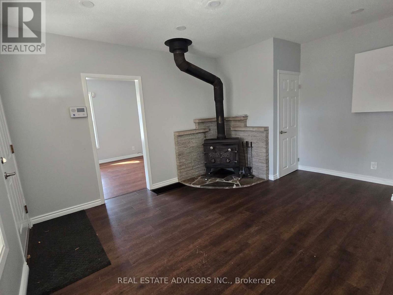 70 Allenby Avenue, Brantford, Ontario  N3S 1R4 - Photo 12 - X12069380
