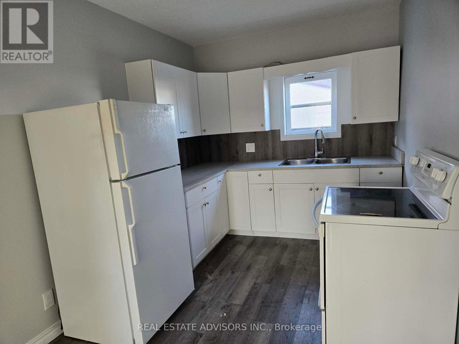 70 Allenby Avenue, Brantford, Ontario  N3S 1R4 - Photo 7 - X12069380