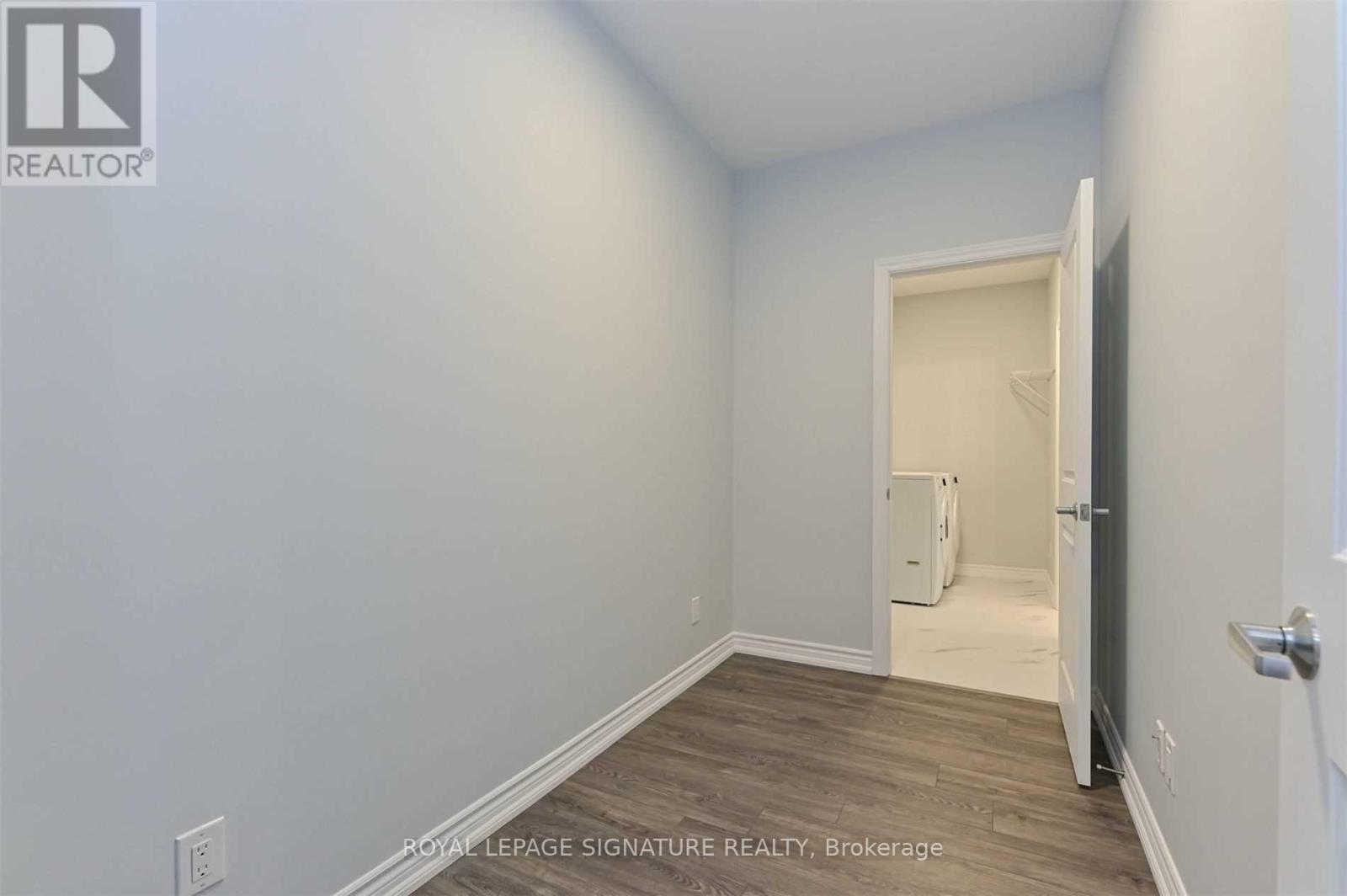 208 - 529 South Pelham Road, Welland, Ontario  L3C 0H7 - Photo 4 - X12053336
