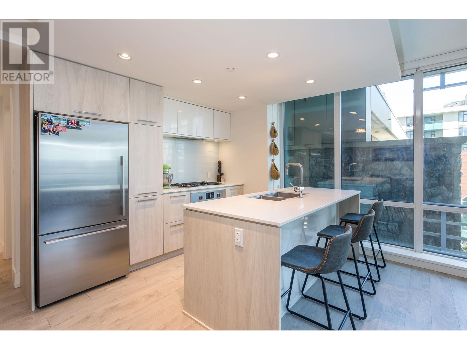 308 680 Seylynn Crescent, North Vancouver, British Columbia  V7J 0B5 - Photo 3 - R2960276