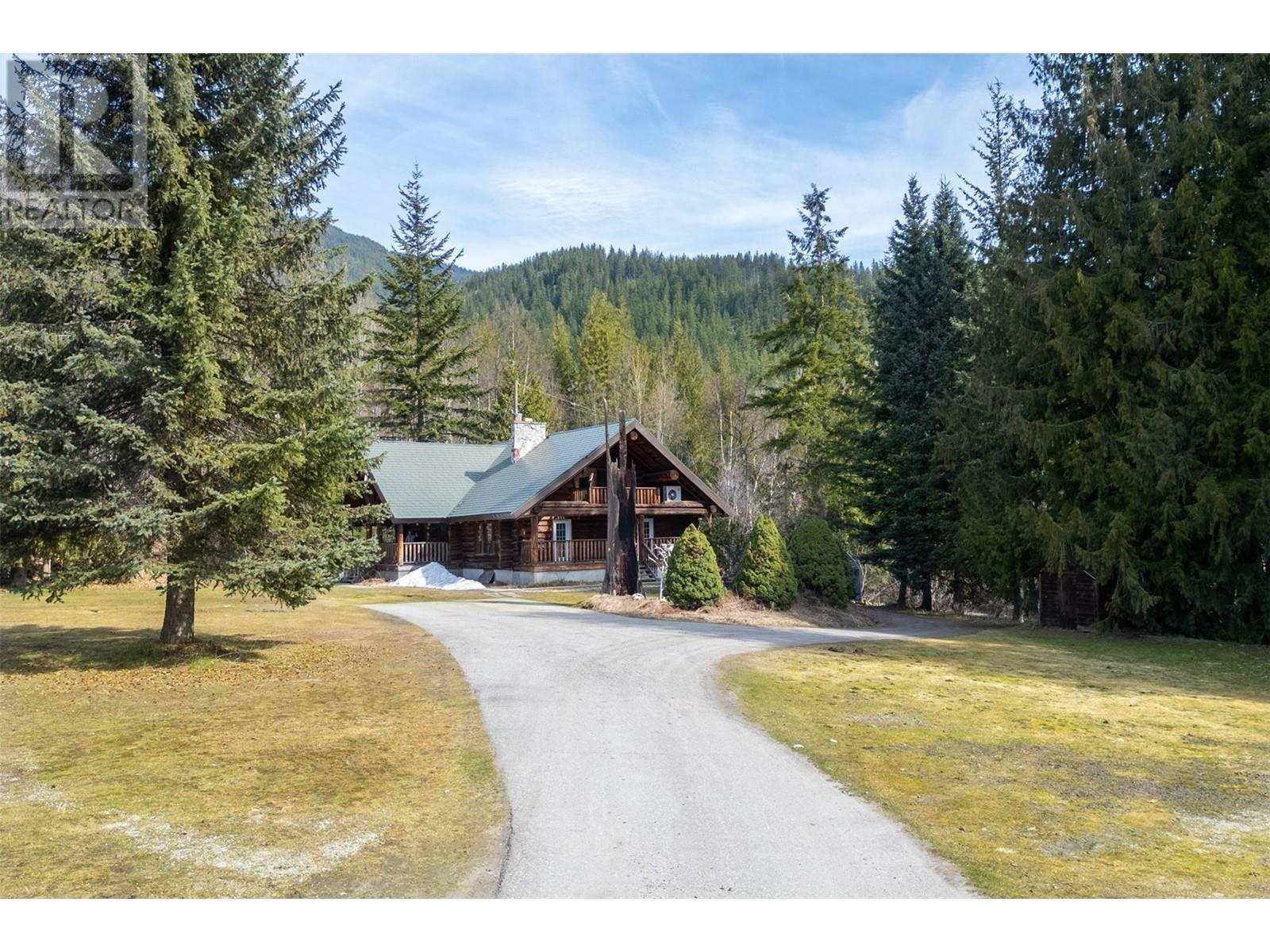 Property at 1130 Montana Place image 1
