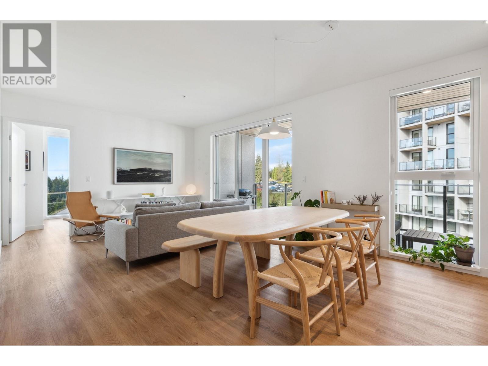 407 9580 TOWER ROAD, burnaby, British Columbia