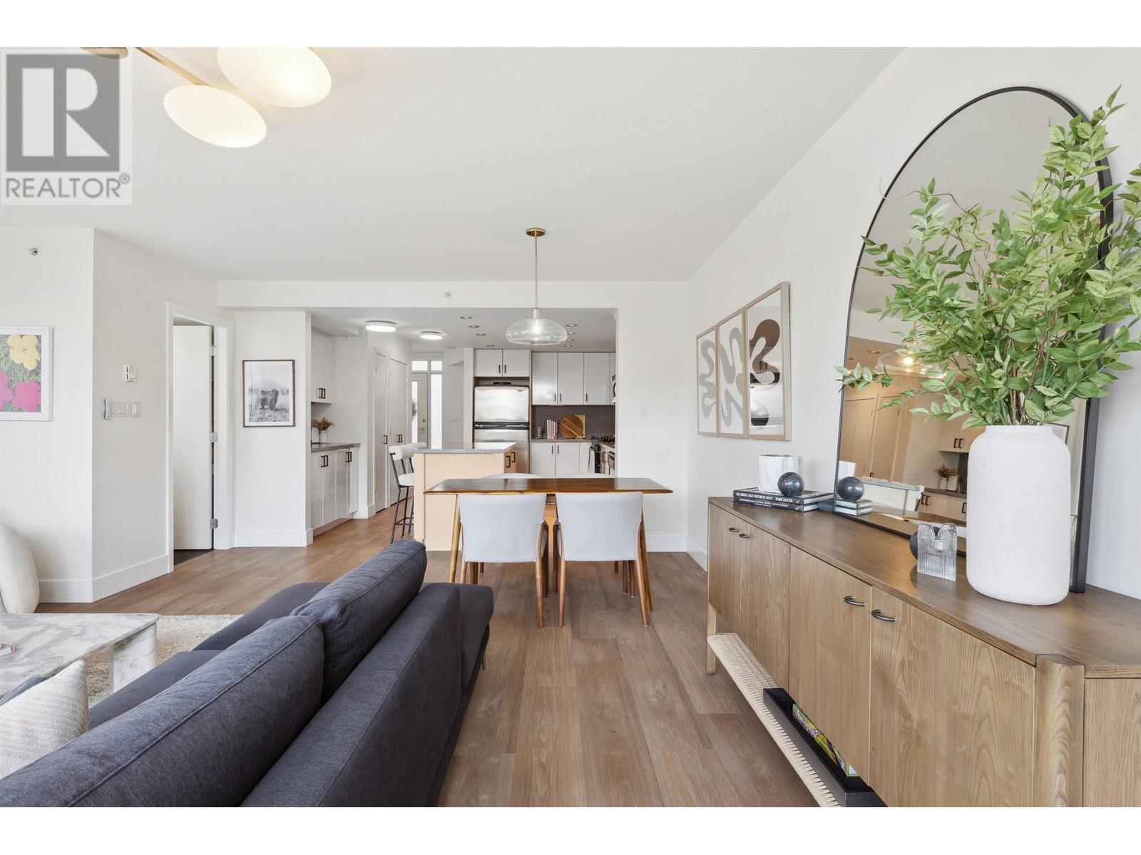 Th3 155 W 1st Street, North Vancouver, British Columbia  V7M 3N8 - Photo 11 - R2987548