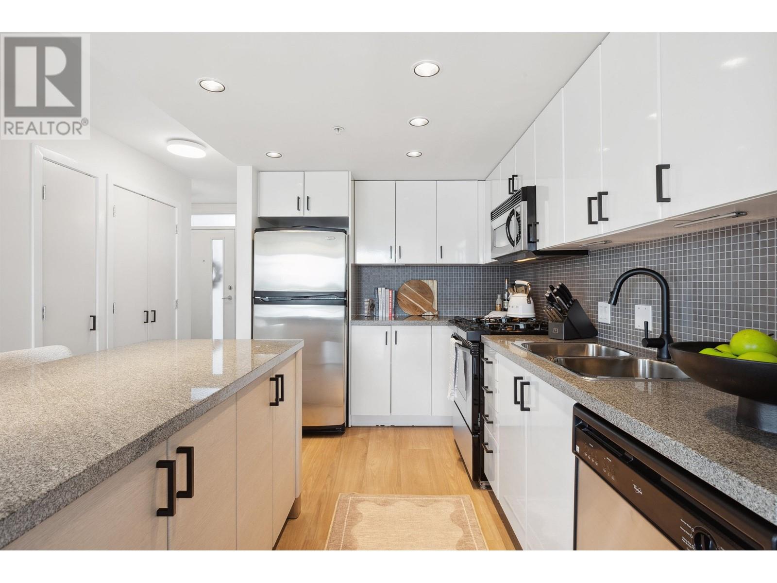 Th3 155 W 1st Street, North Vancouver, British Columbia  V7M 3N8 - Photo 15 - R2987548