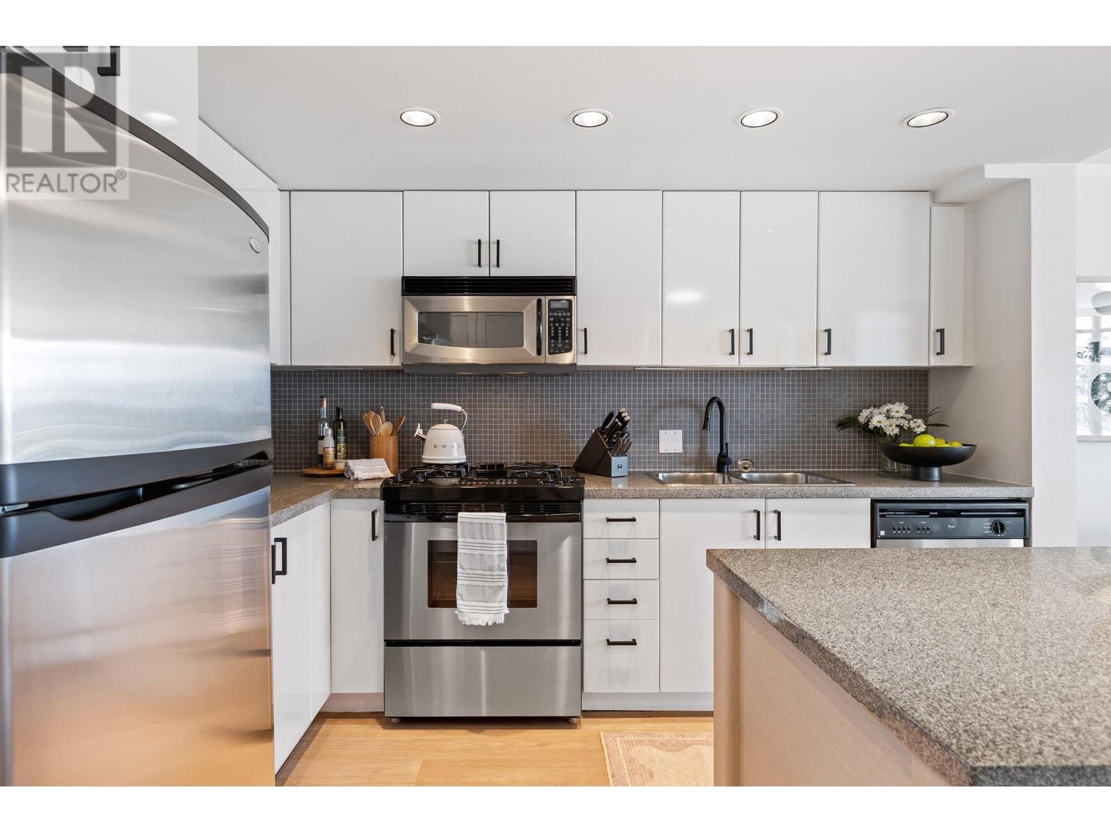 Th3 155 W 1st Street, North Vancouver, British Columbia  V7M 3N8 - Photo 16 - R2987548