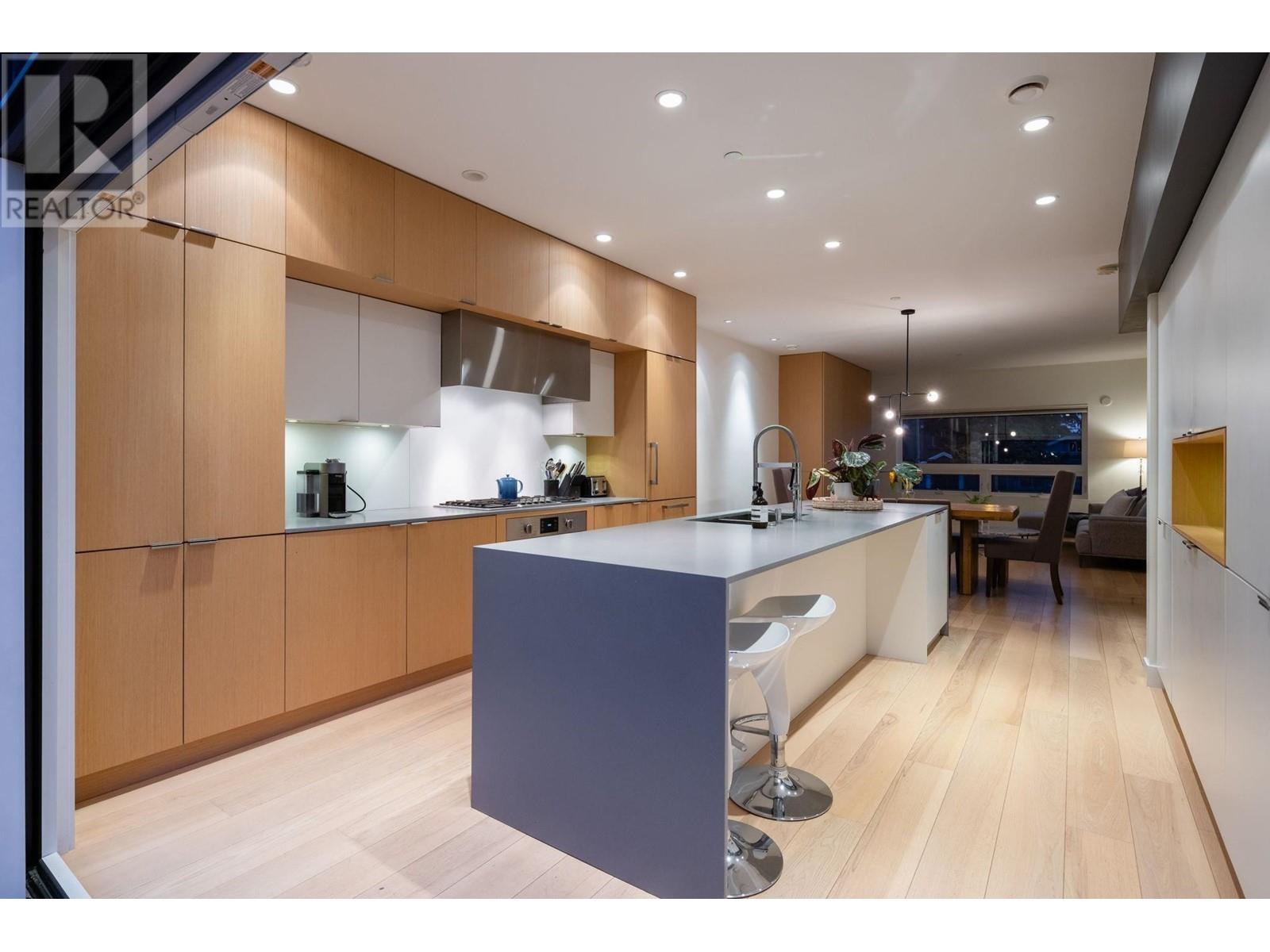 57 W 41st Avenue, Vancouver, British Columbia  V5Y 2R8 - Photo 10 - R2987565