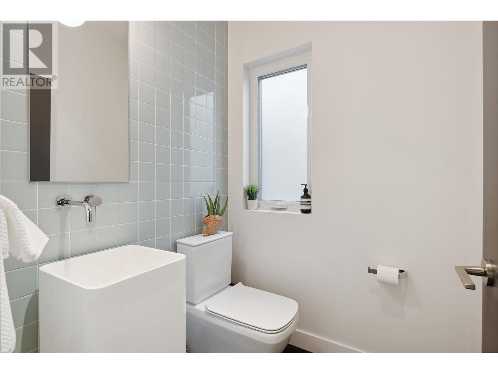57 W 41st Avenue, Vancouver, British Columbia  V5Y 2R8 - Photo 14 - R2987565