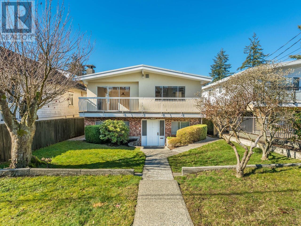 2539 WESTERN AVENUE, north vancouver, British Columbia