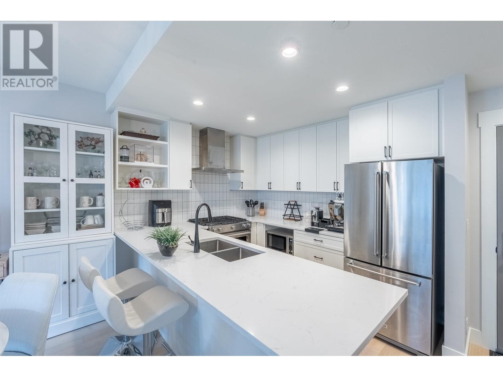 Property at 210 22226 BROWN AVENUE image 4
