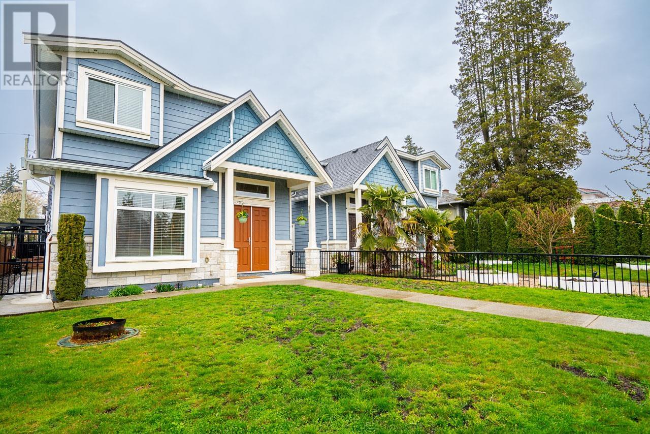 4345 Victory Street, Burnaby, British Columbia  V5J 1R1 - Photo 3 - R2987238